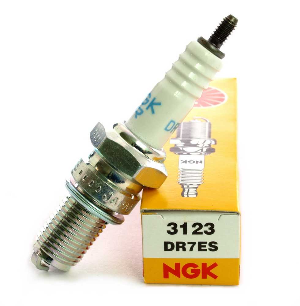 Spark Plug NGK DR7ES / 12 mm